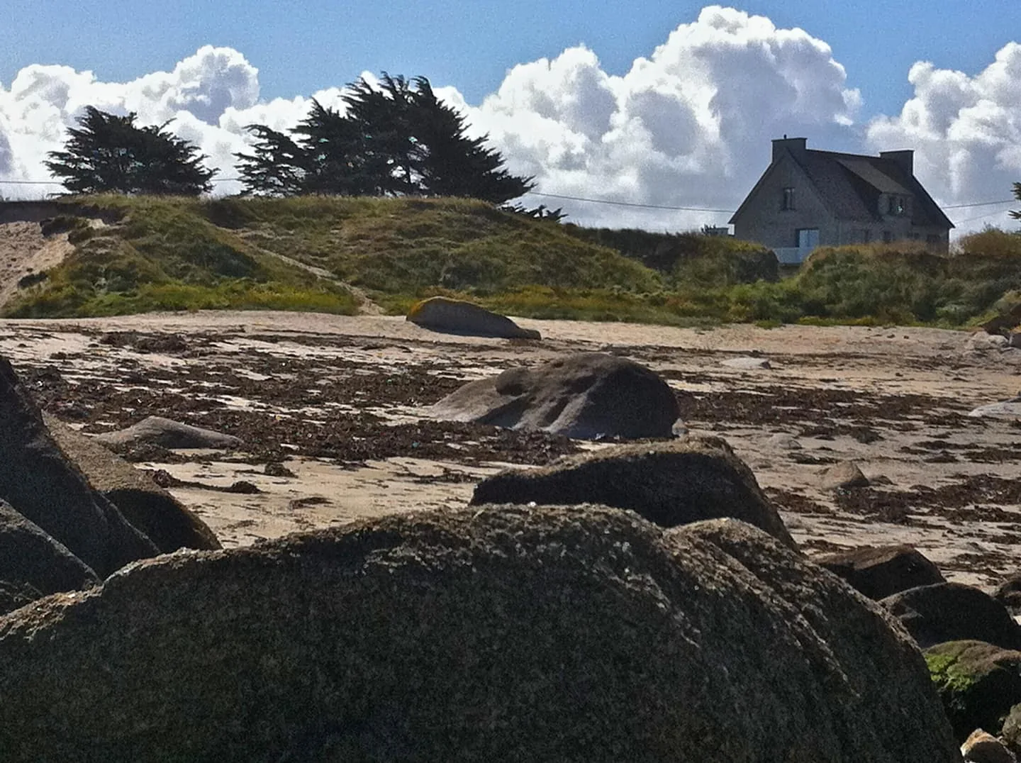 La casa vista dalla spiaggia